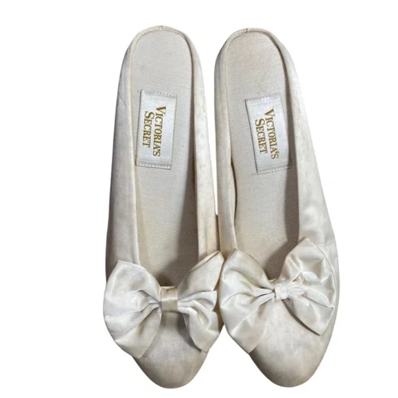 Victoria's Secret Women's Vtg 80s Gold Label Satin Bow Heels Slippers Size 7-8 - Picture 2 of 12